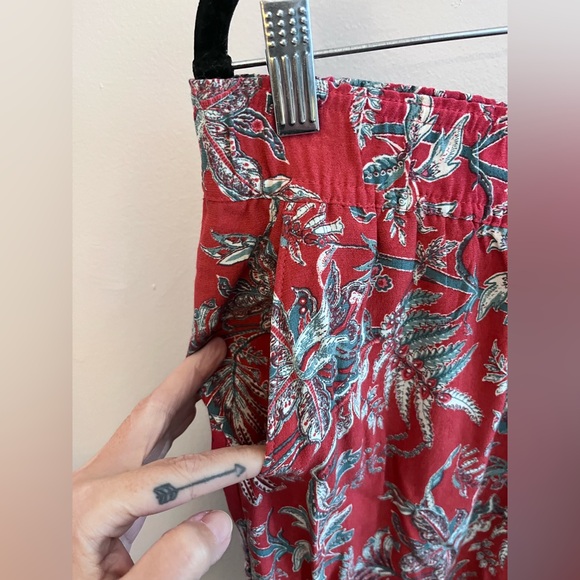 ANN TAYLOR LOFT Red Floral Wide Leg Causal Pants NWT - Picture 2 of 4